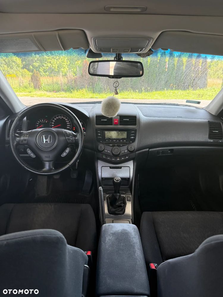 Honda Accord 2.0 Executive - 16