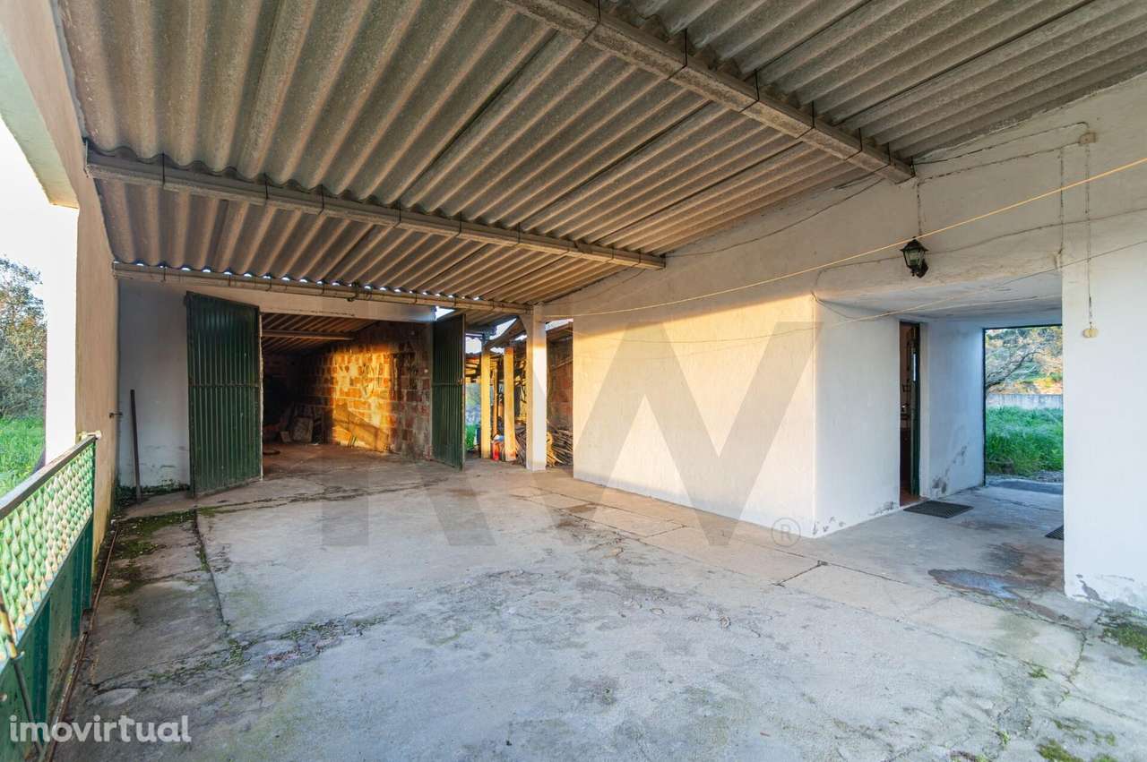 Moradia para Remodelação: O seu Refúgio à Beira-Rio com Vista para a H - Grande imagem: 4/22