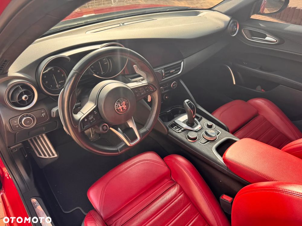 Alfa Romeo Giulia - 37