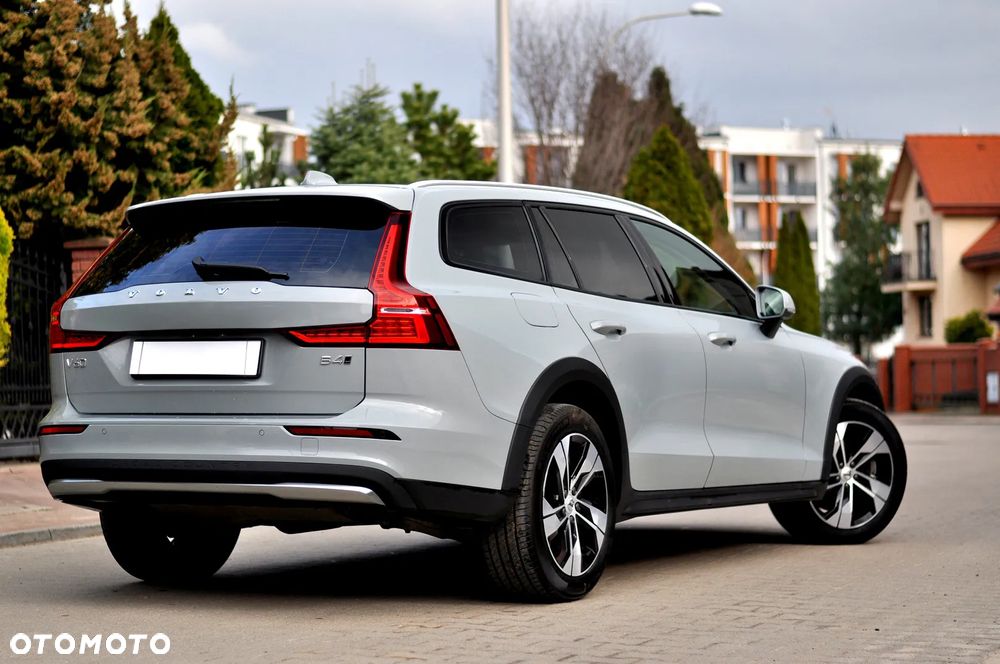 Volvo V60 Cross Country B4 D AWD Plus - 8