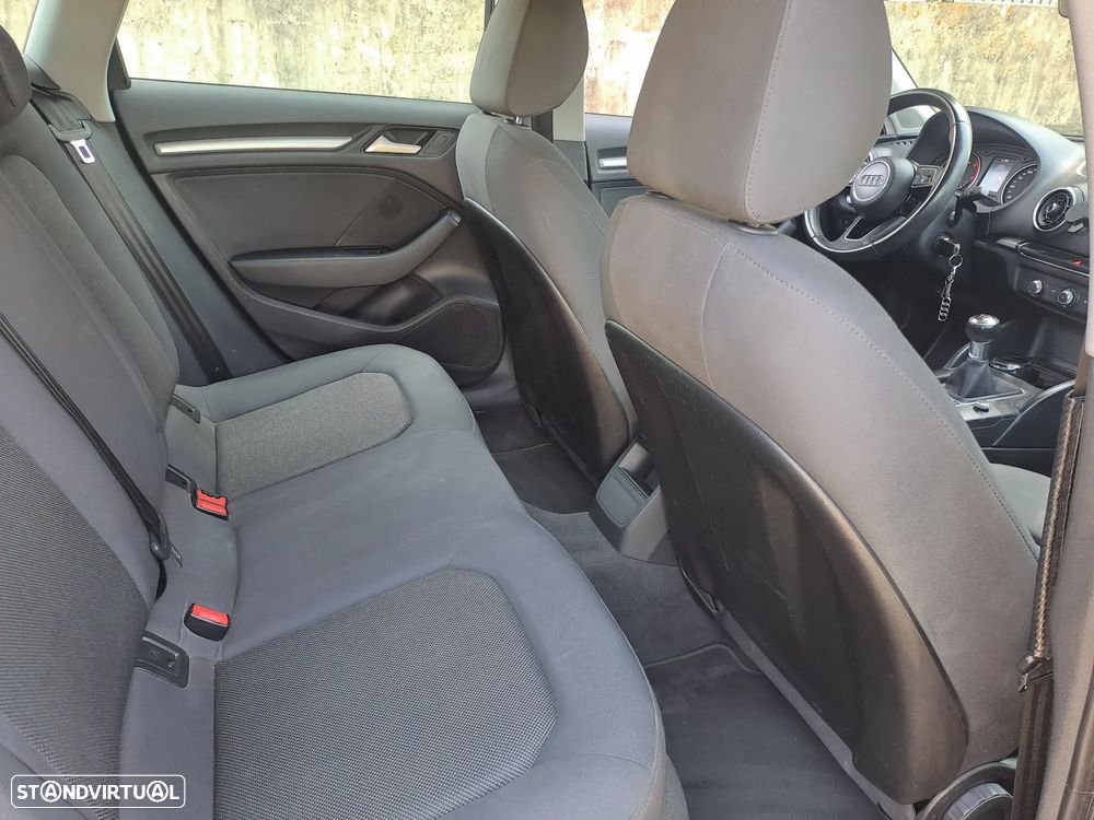 Audi A3 Sportback 1.6 TDI Design - 14