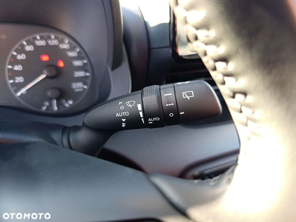 Toyota Yaris Hybrid 1.5 Comfort - 33