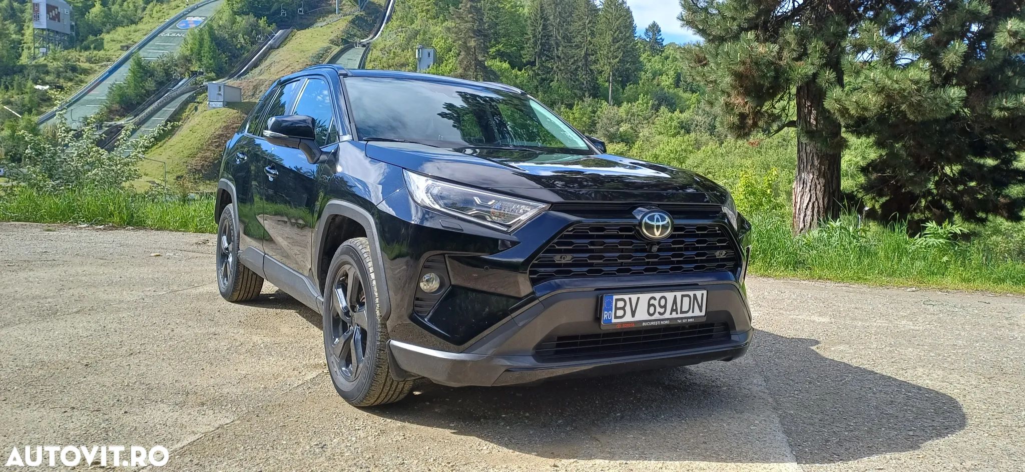 Toyota RAV4 - 1