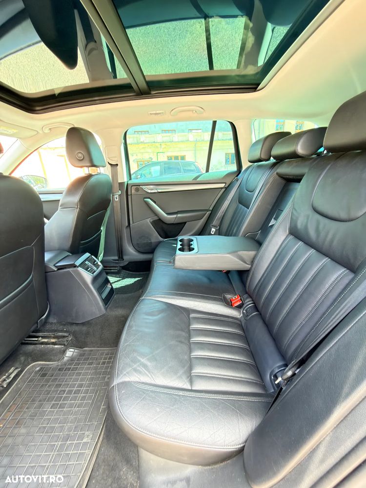 Skoda Octavia 2.0 TDI DSG Style - 8