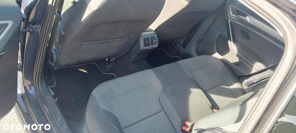 Volkswagen Golf - 10