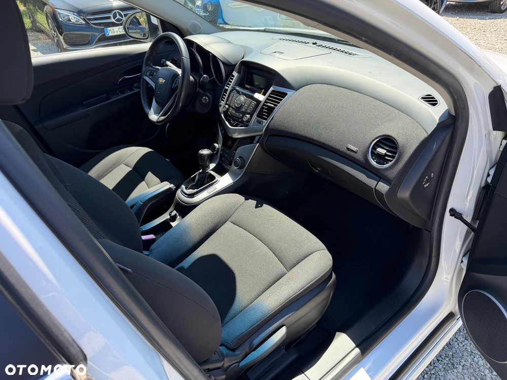 Chevrolet Cruze 1.6 LT - 25