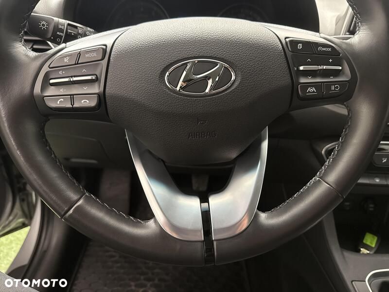 Hyundai i30 1.5 DPI Classic + - 13