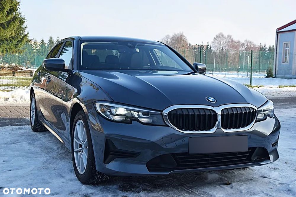 BMW Seria 3 318d Sport Line - 2