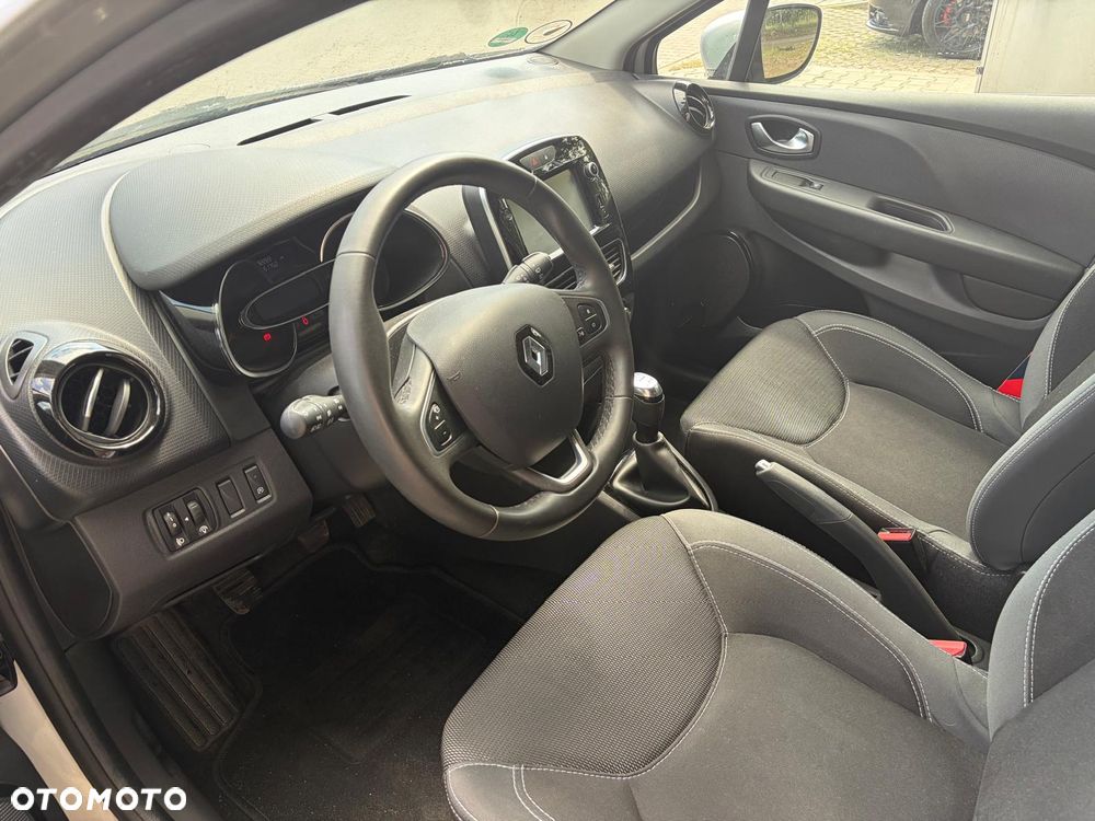 Renault Clio - 19
