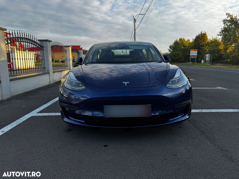 Tesla Model 3 - 2