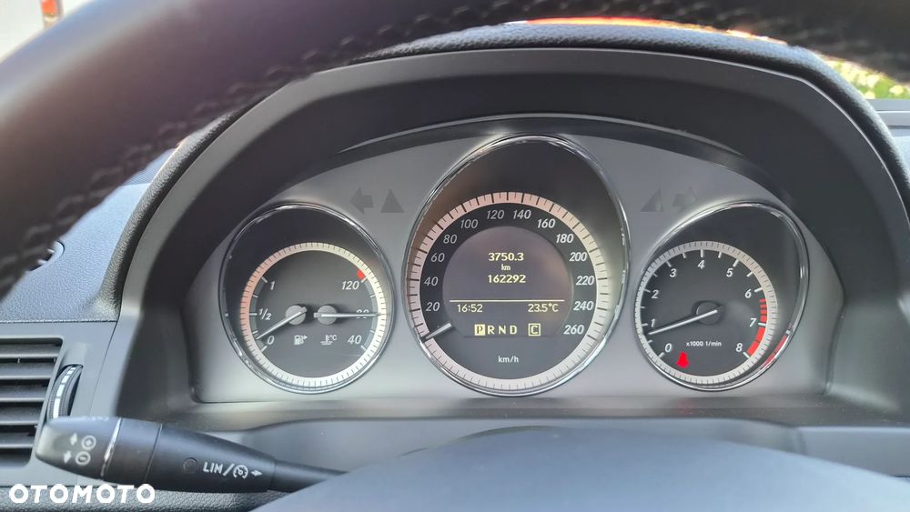 Mercedes-Benz Klasa C 180 CGI Automatik BlueEFFICIENCY Avantgarde - 19