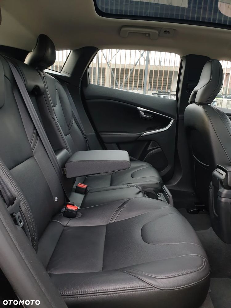 Volvo V40 D3 Inscription - 35