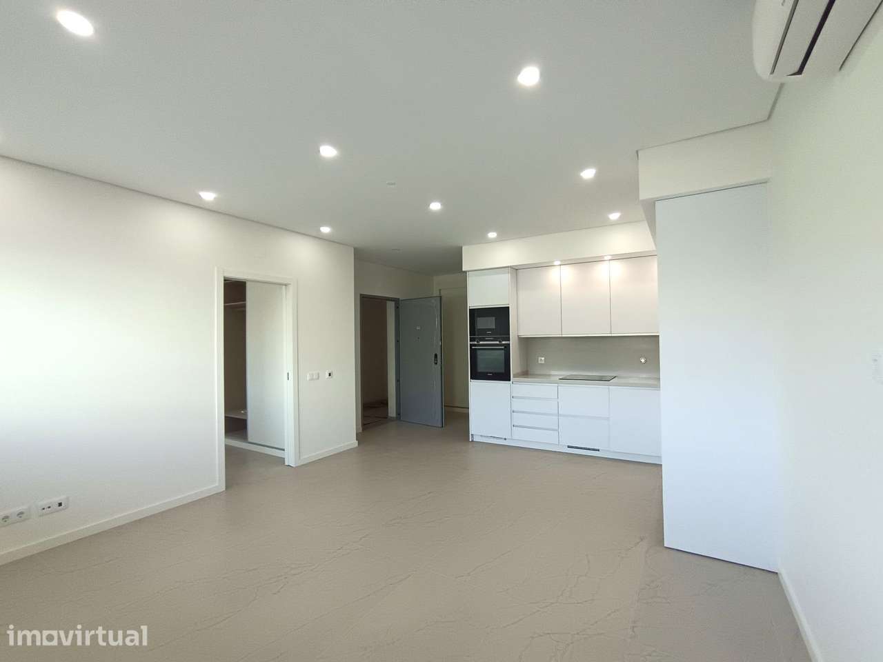 Apartamento T1 com Terraço em Quarteira |  2 km do Mar - Grande imagem: 2/12