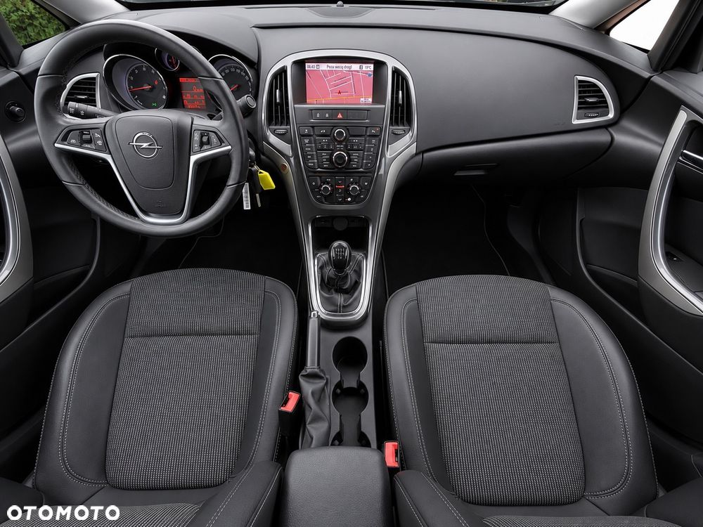 Opel Astra 1.4 ecoFLEX Cosmo - 8