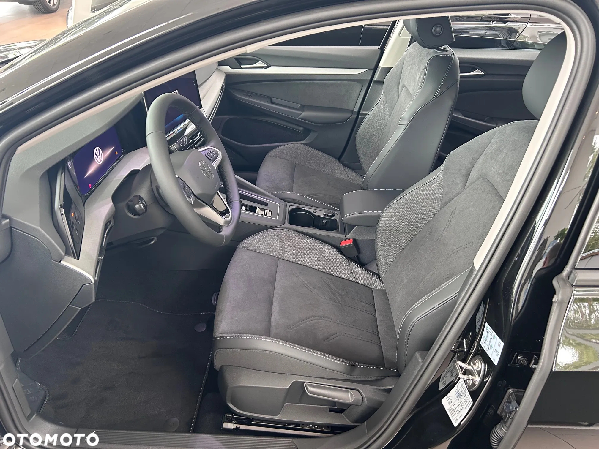 Volkswagen Golf VIII 2.0 TDI Life Plus DSG - 6