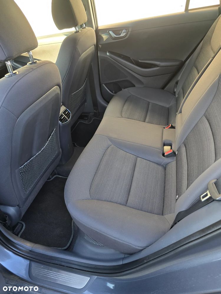 Hyundai IONIQ - 14