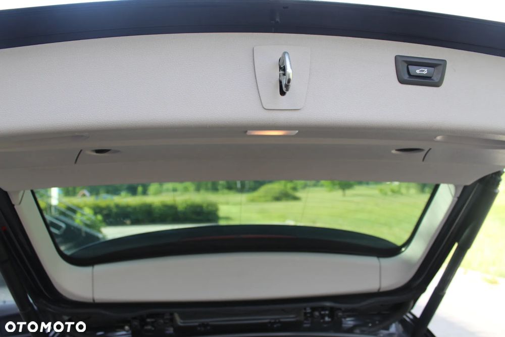 BMW Seria 3 318d - 14