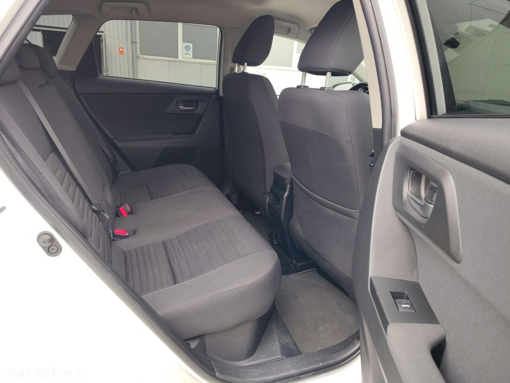 Toyota Auris - 10