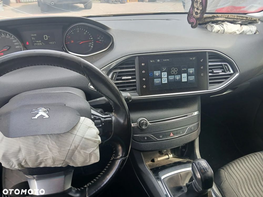 Peugeot 308 1.6 HDi Premium - 9