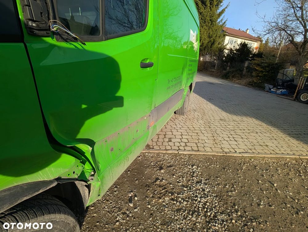 Mercedes-Benz Sprinter - 12
