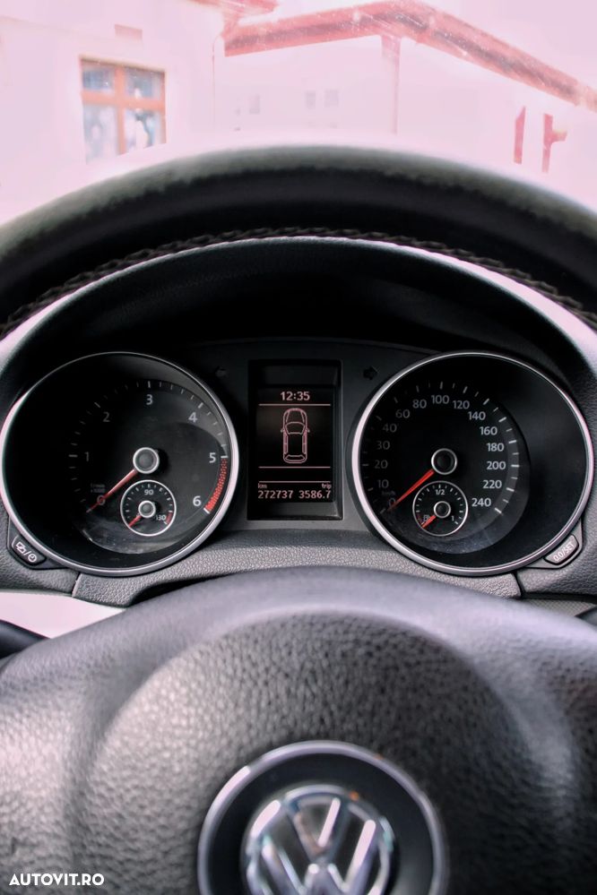 Volkswagen Golf 2.0 TDI DPF DSG MATCH - 10