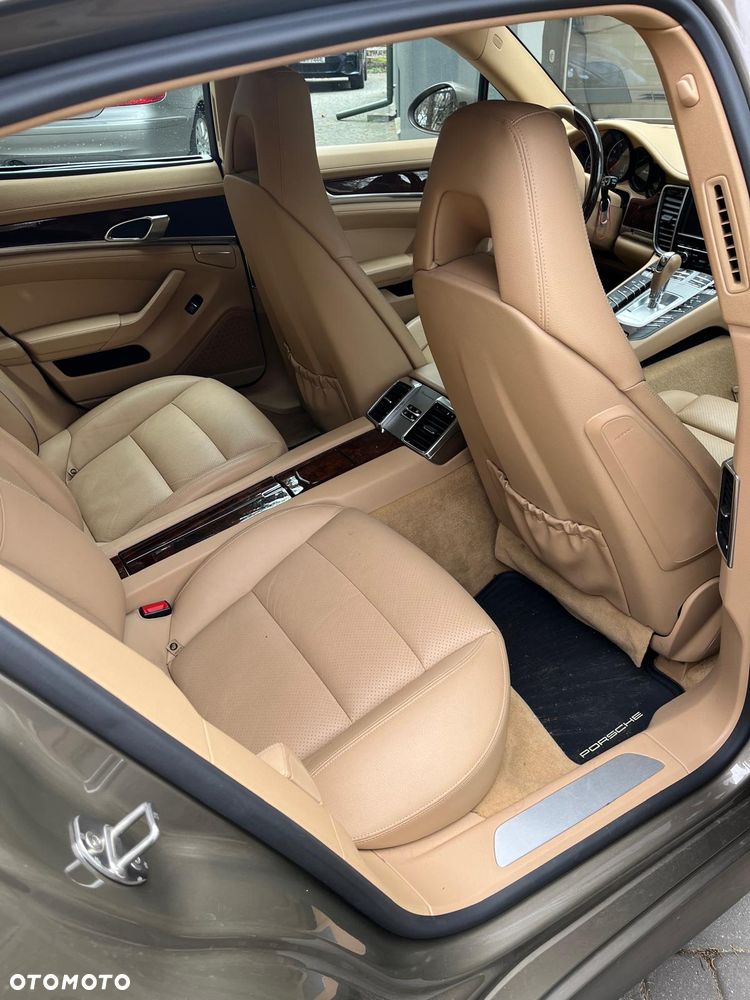Porsche Panamera 4 - 5