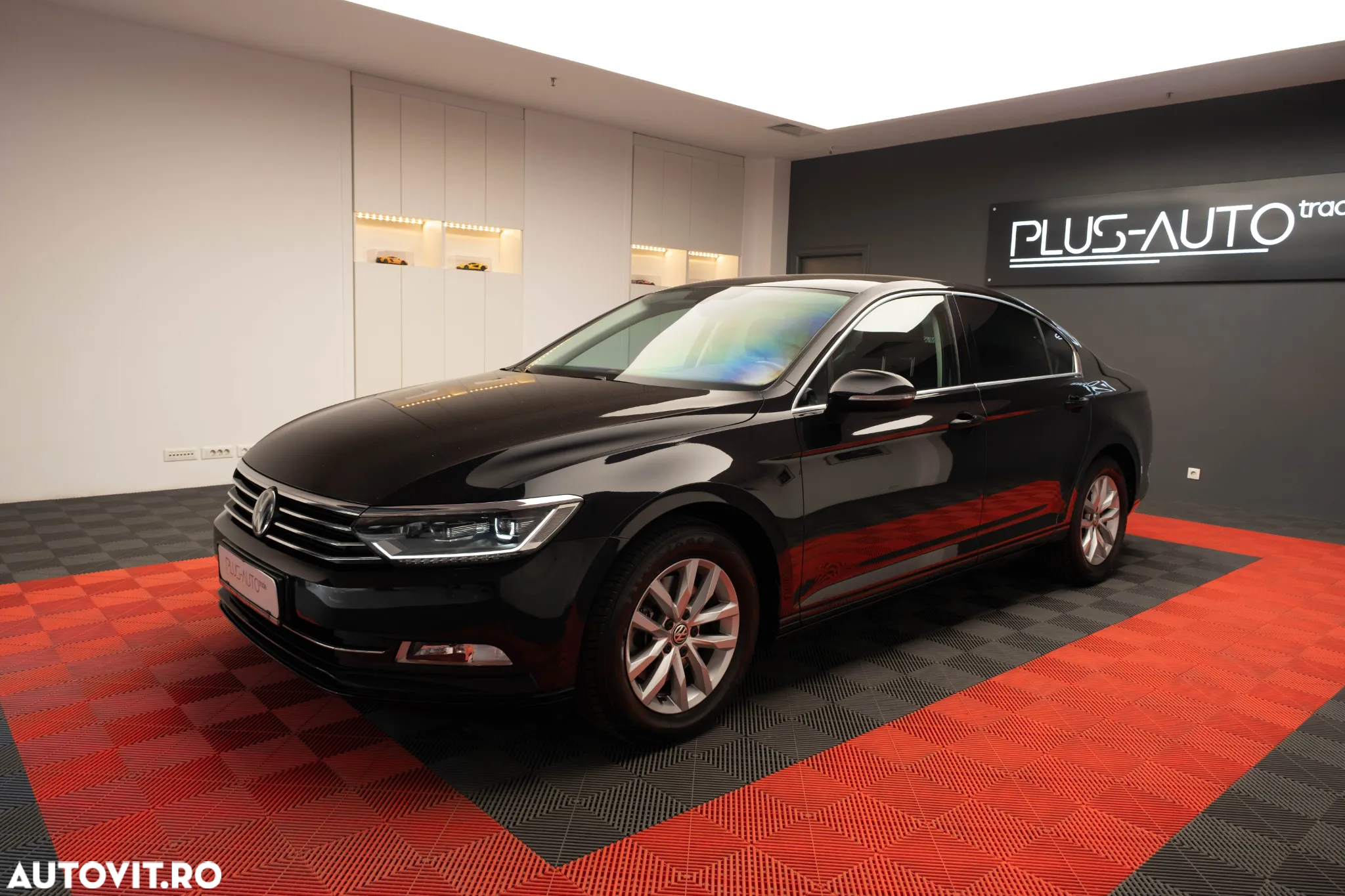 Volkswagen Passat 1.6 TDI DSG Trendline - 2
