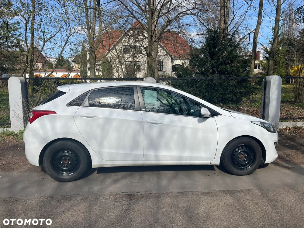 Hyundai i30 blue 1.4 Passion - 5