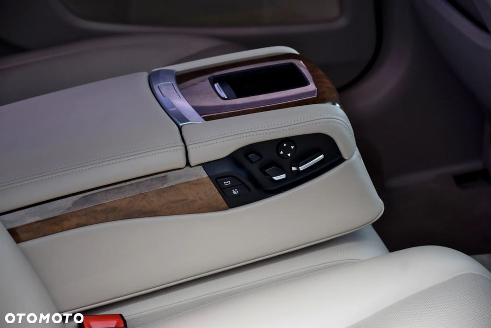 BMW Seria 7 750i - 16