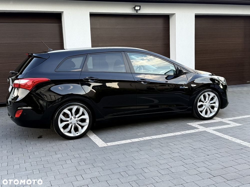 Hyundai i30 i30cw 1.6 Fifa World Cup Edition - 8