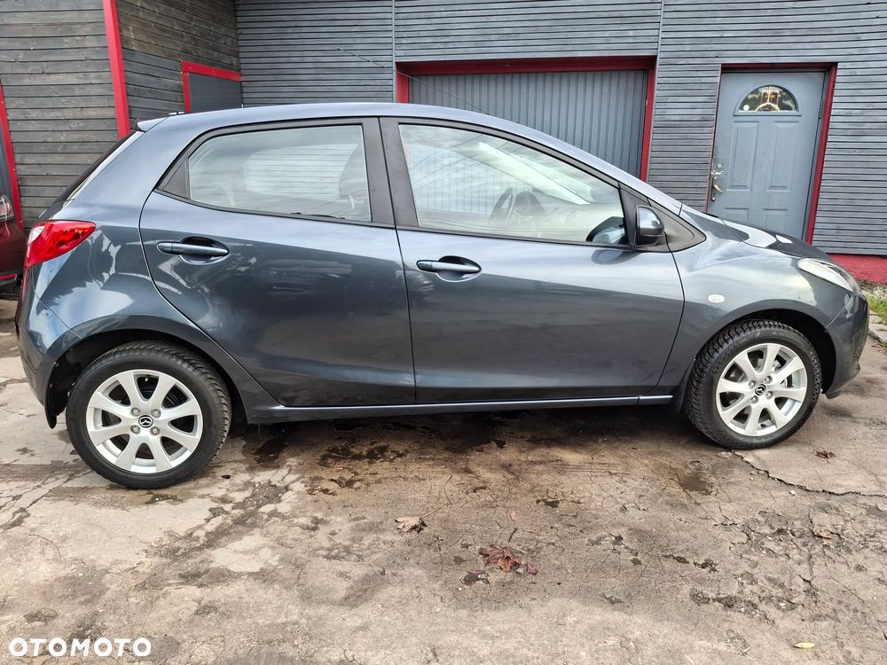 Mazda 2 - 10
