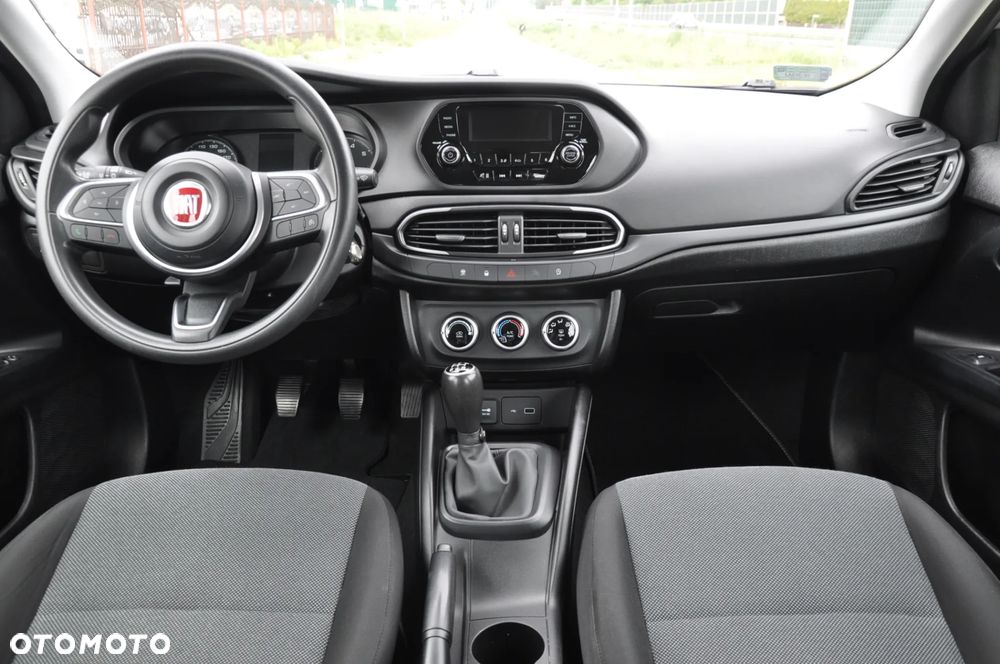 Fiat Tipo 1.0 T3 - 6
