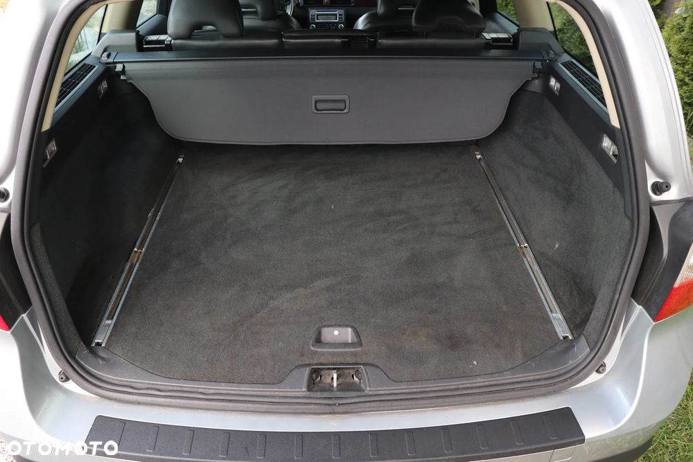 Volvo V70 D5 Summum - 26