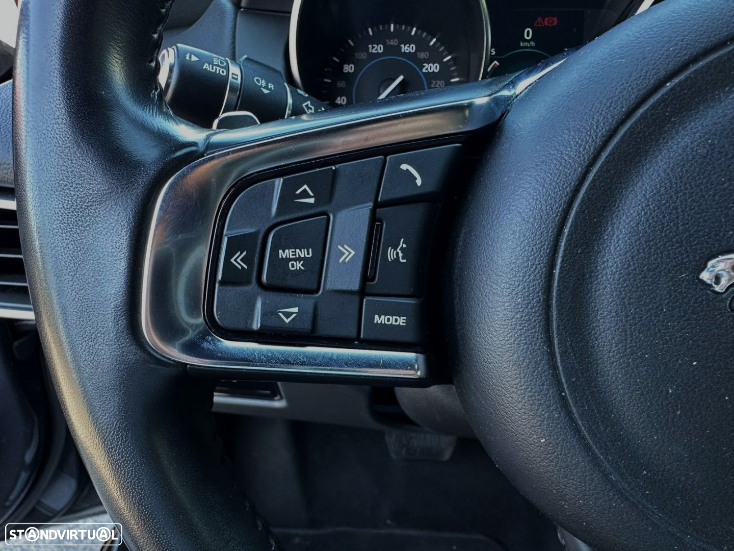 Jaguar XE 2.0 D R-Sport Aut. - 34