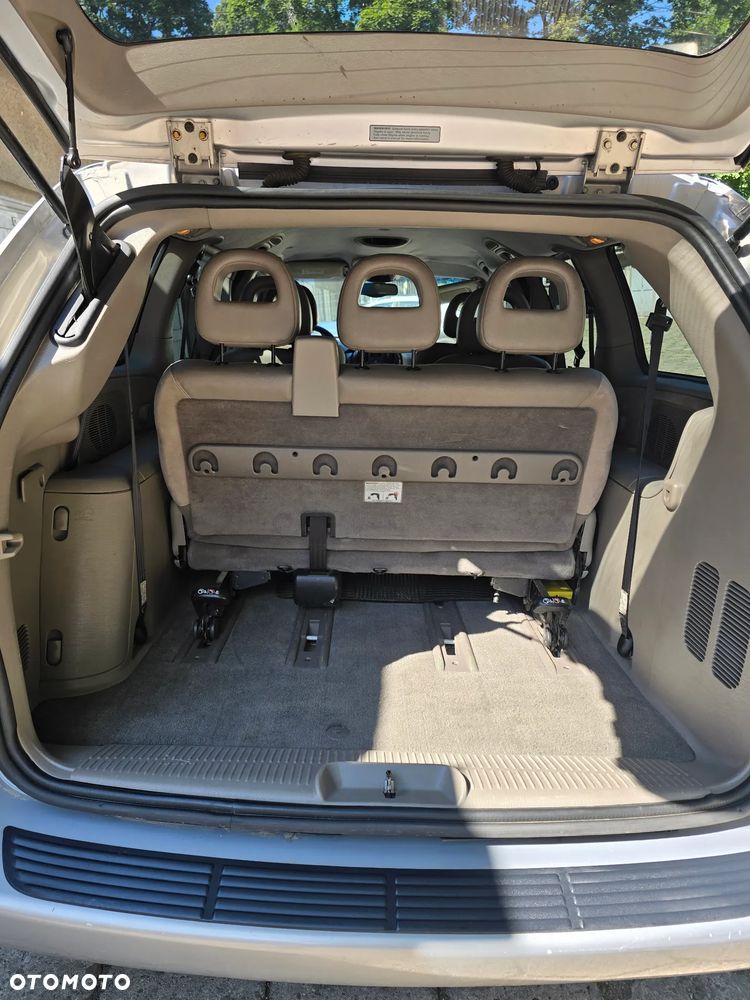 Chrysler Grand Voyager 3.3L Limited - 21
