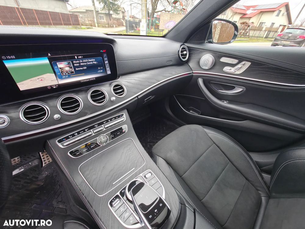 Mercedes-Benz E 300 de 9G-TRONIC AMG Line - 13