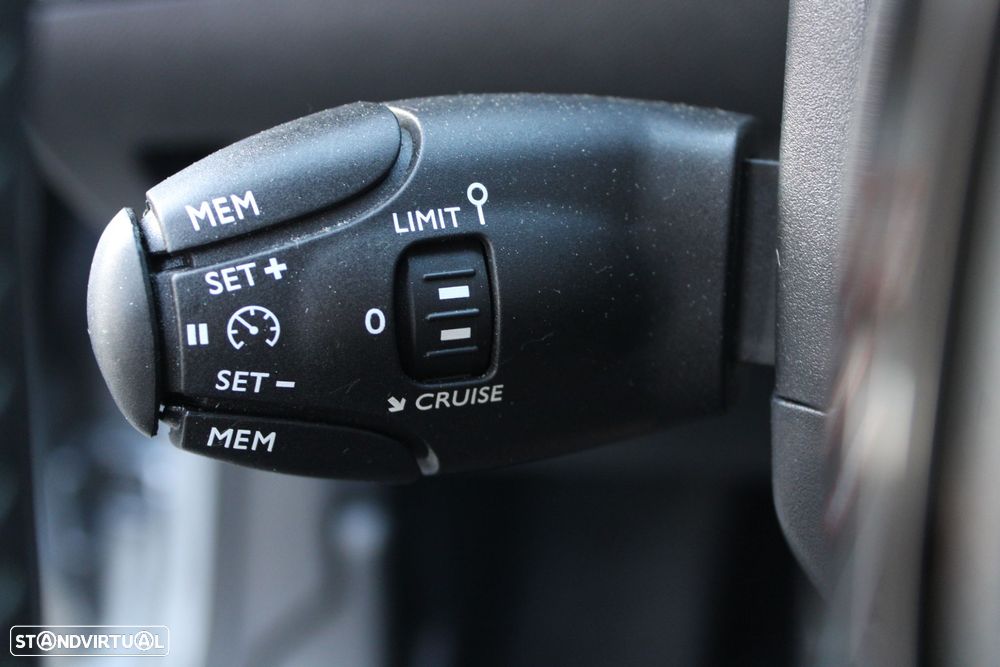 Peugeot e-208 50 kWh Allure - 26