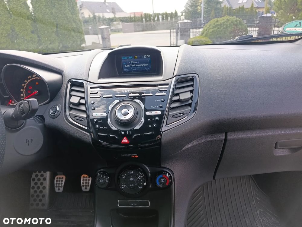 Ford Fiesta 1.6 EcoBoost ST - 16