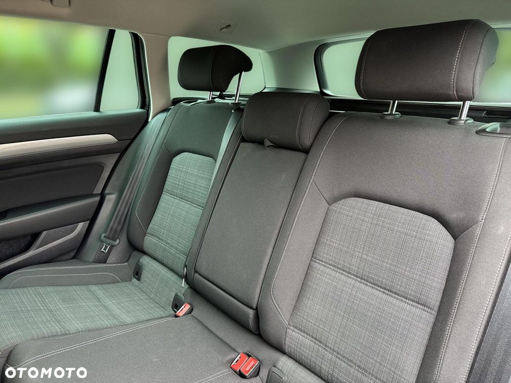 Volkswagen Passat - 17