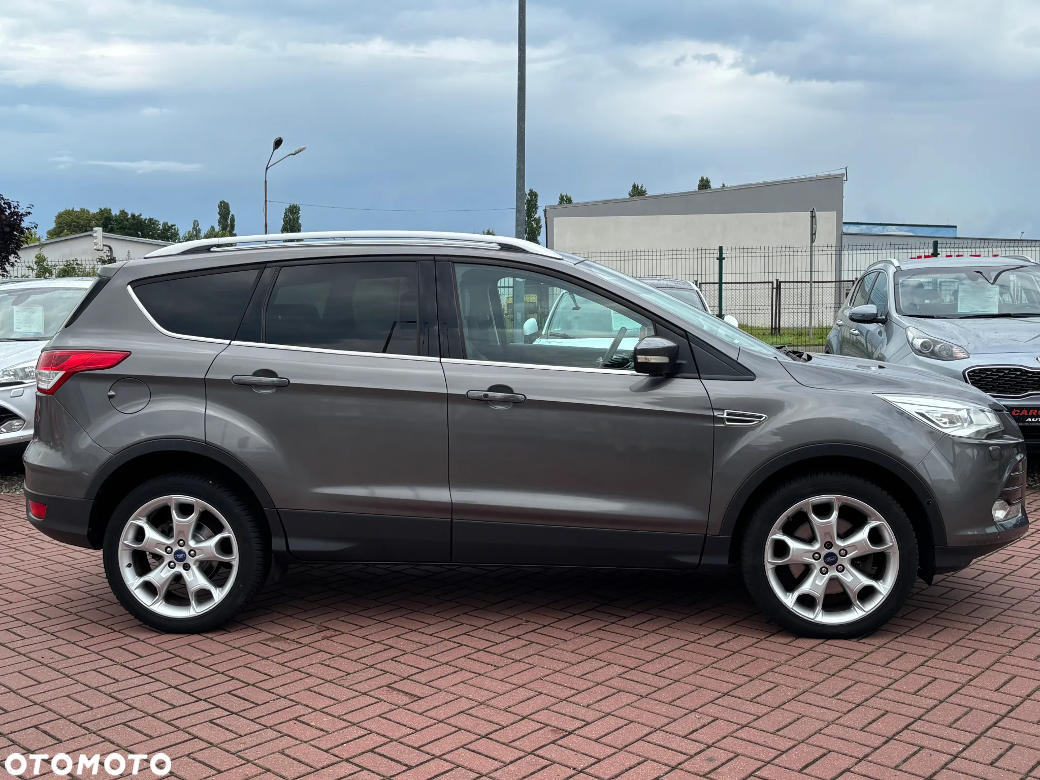 Ford Kuga 1.6 EcoBoost 4WD Titanium Plus - 10
