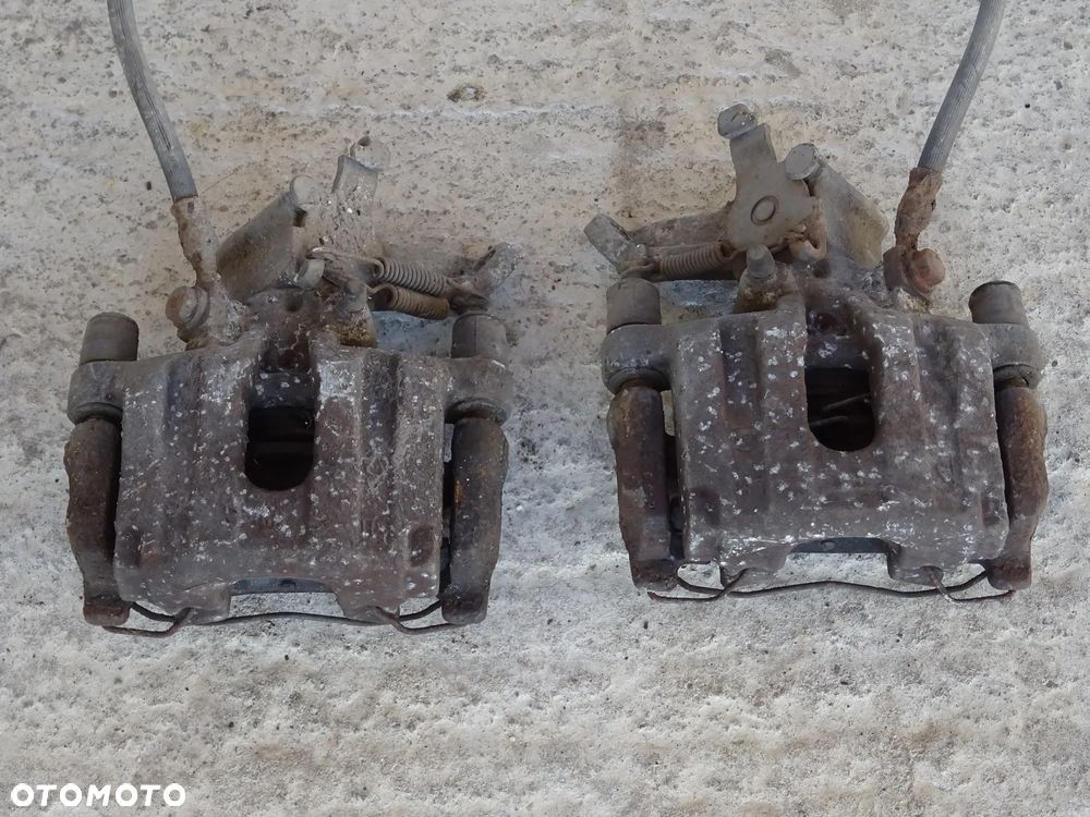 VECTRA C SIGNUM ZACISK HAMULCOWY TYLNY PRAWY LEWY TYŁ - 1