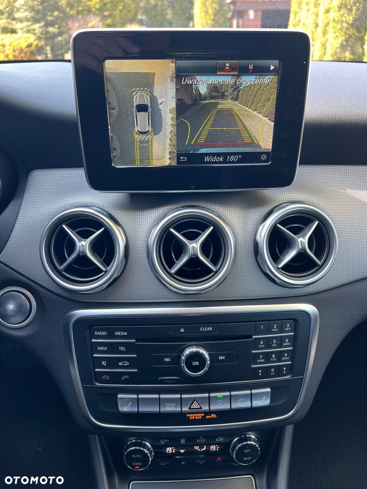 Mercedes-Benz GLA 200 7G-DCT AMG Line - 35