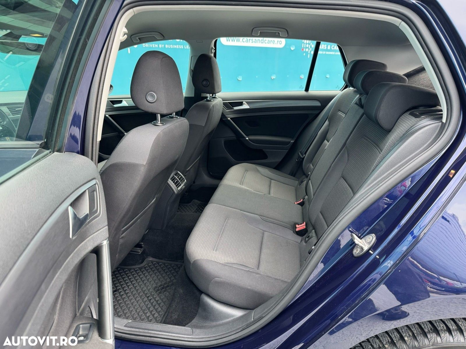Volkswagen Golf - 10