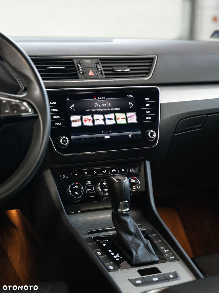 Skoda Superb 2.0 TDI Ambition DSG - 27