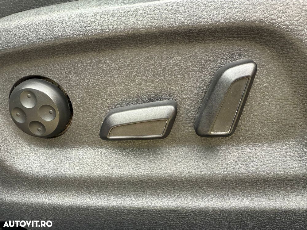 Volkswagen Tiguan 2.0 TDI DPF BlueMotion Technology Exclusive - 16