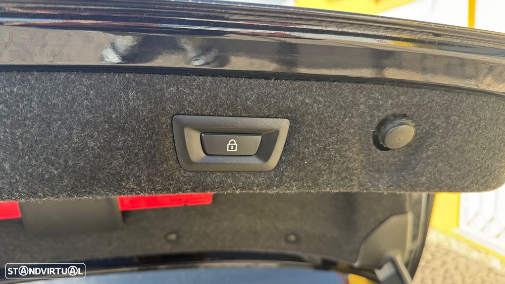 BMW 530 e Pack Desportivo M - 15