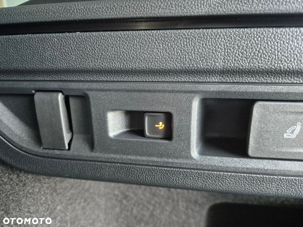 Skoda Superb 2.0 TDI SCR 4x4 L&K DSG - 25