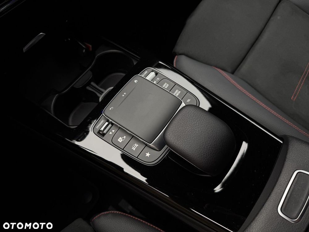 Mercedes-Benz CLA 200 AMG Line 7G-DCT - 28