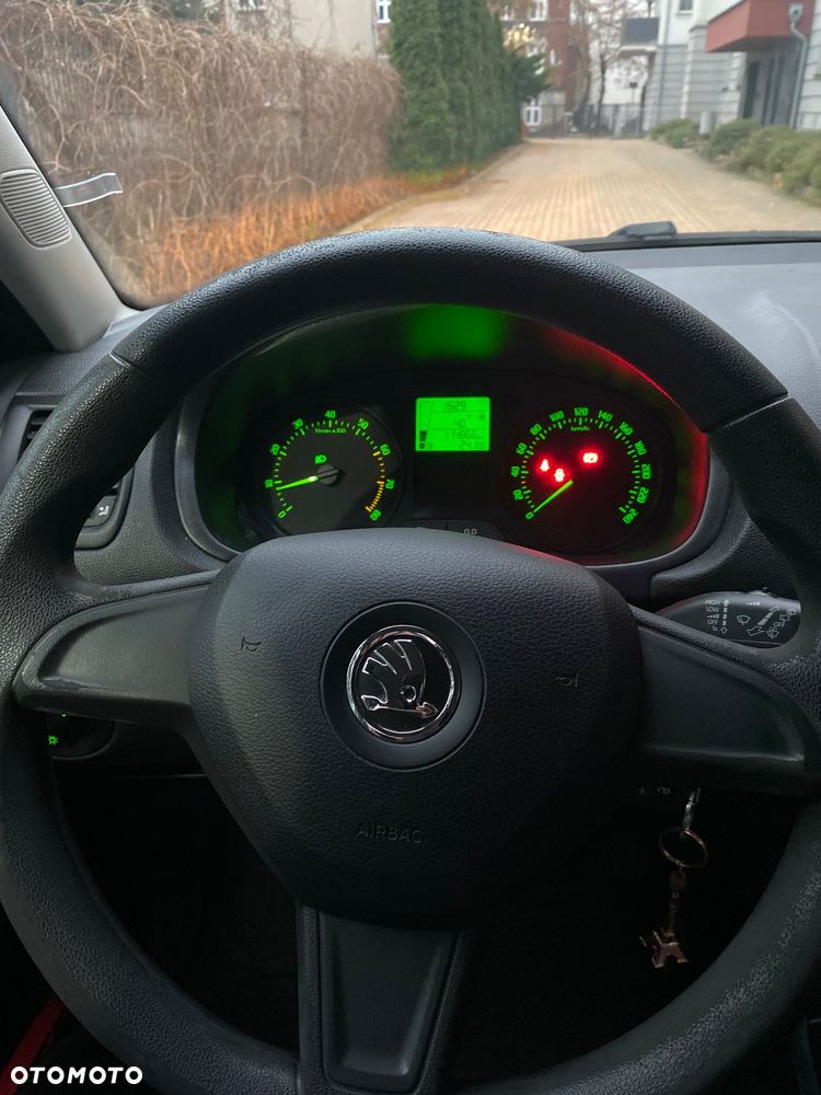 Skoda Fabia 1.4 16V Active Plus - 17