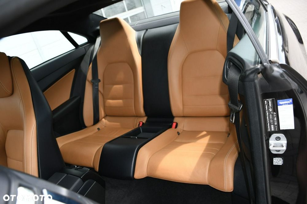 Mercedes-Benz Klasa E - 32